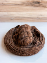 Load image into Gallery viewer, Worsted Weight 2 Ply Alpaca Yarn - Chocolate Brown
